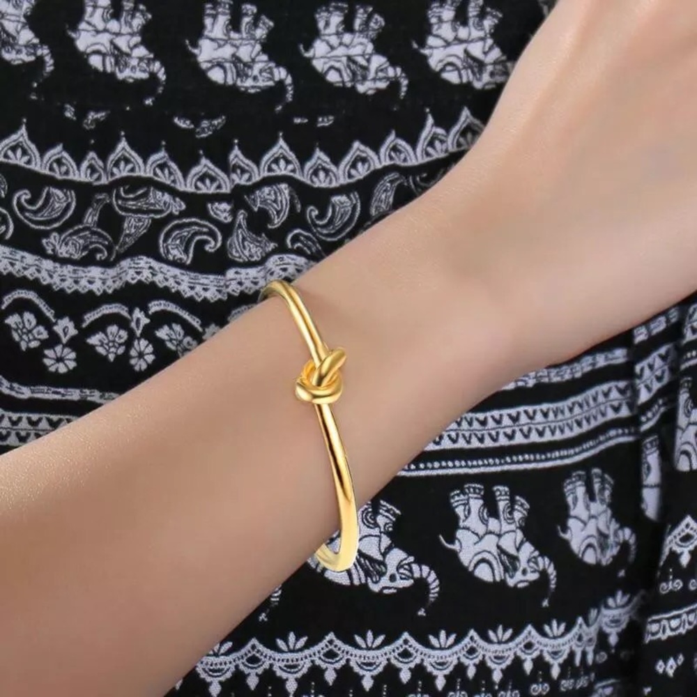 Stainless steel trendy round bracelet - Picture 3 of 6
